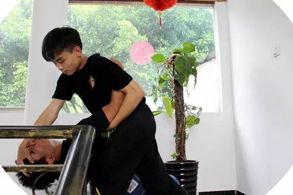 教你如何防身自衛