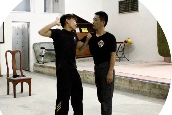 教你如何防身自衛