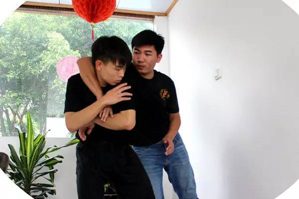 教你如何防身自衛