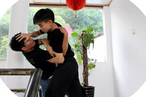教你如何防身自衛